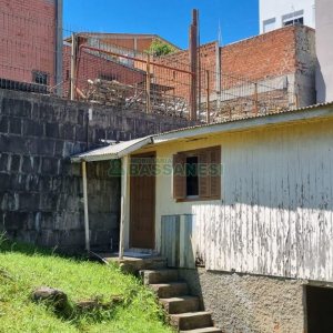 Casa com 100m², 4 dormitórios, 1 vaga, no bairro Nossa Senhora de Fátima em Caxias do Sul para Comprar