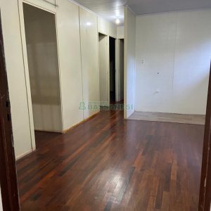 Casa com 98m², 3 dormitórios, no bairro Galópolis em Caxias do Sul para Alugar