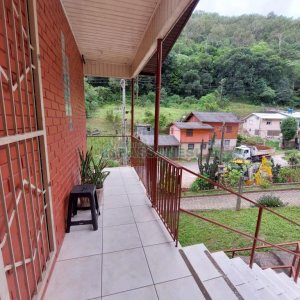 Casa com 290m², 4 dormitórios, 1 vaga, no bairro Galópolis em Caxias do Sul para Comprar