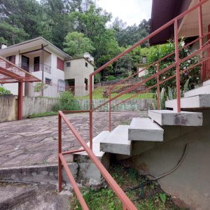 Casa com 290m², 4 dormitórios, 1 vaga, no bairro Galópolis em Caxias do Sul para Comprar