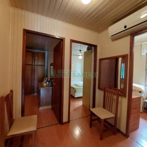 Casa com 290m², 4 dormitórios, 1 vaga, no bairro Galópolis em Caxias do Sul para Comprar