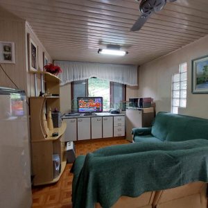 Casa com 290m², 4 dormitórios, 1 vaga, no bairro Galópolis em Caxias do Sul para Comprar