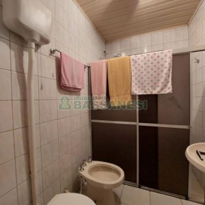 Casa com 290m², 4 dormitórios, 1 vaga, no bairro Galópolis em Caxias do Sul para Comprar