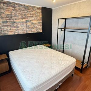 Apto Mobiliado com 60m², 2 dormitórios, 1 vaga, no bairro Charqueadas em Caxias do Sul para Alugar