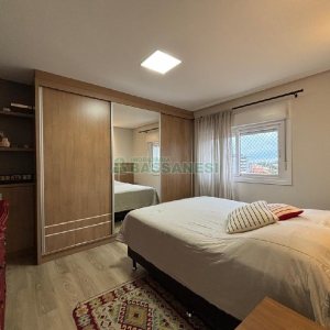 Apartamento com 85m², 2 dormitórios, 2 vagas, no bairro Sagrada Família em Caxias do Sul para Comprar