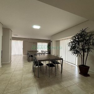 Apartamento com 85m², 2 dormitórios, 2 vagas, no bairro Sagrada Família em Caxias do Sul para Comprar