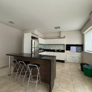 Apartamento com 85m², 2 dormitórios, 2 vagas, no bairro Sagrada Família em Caxias do Sul para Comprar