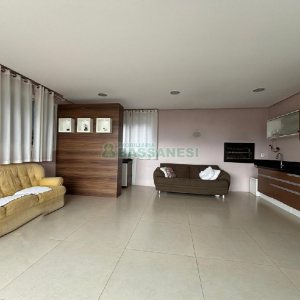 Casa Mobiliada com 180m², 3 dormitórios, 2 vagas, no bairro Desvio Rizzo em Caxias do Sul para Alugar