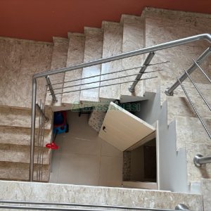 Casa Mobiliada com 180m², 3 dormitórios, 2 vagas, no bairro Desvio Rizzo em Caxias do Sul para Alugar