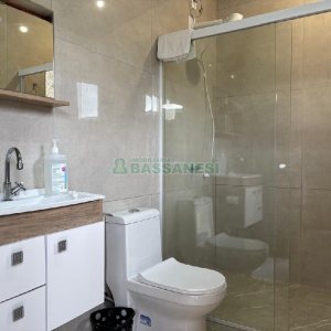 Casa Mobiliada com 180m², 3 dormitórios, 2 vagas, no bairro Desvio Rizzo em Caxias do Sul para Alugar