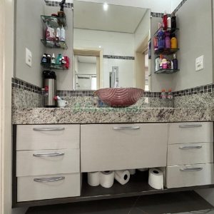 Casa Mobiliada com 180m², 3 dormitórios, 2 vagas, no bairro Desvio Rizzo em Caxias do Sul para Alugar