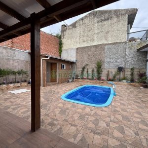 Casa Mobiliada com 180m², 3 dormitórios, 2 vagas, no bairro Desvio Rizzo em Caxias do Sul para Alugar