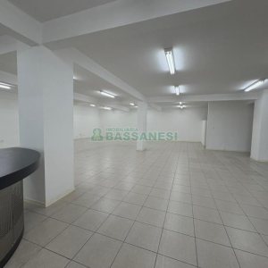 Loja com 487m², no bairro Villagio Iguatemi em Caxias do Sul para Alugar ou Comprar