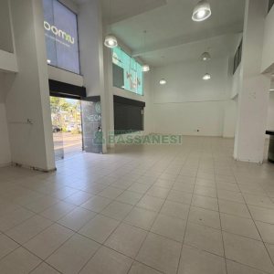 Loja com 487m², no bairro Villagio Iguatemi em Caxias do Sul para Alugar ou Comprar