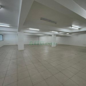 Loja com 487m², no bairro Villagio Iguatemi em Caxias do Sul para Alugar ou Comprar