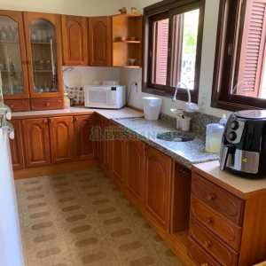 Casa com 266m², 3 dormitórios, 4 vagas, no bairro Panazzolo em Caxias do Sul para Comprar