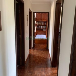Casa com 266m², 3 dormitórios, 4 vagas, no bairro Panazzolo em Caxias do Sul para Comprar