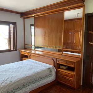 Casa com 266m², 3 dormitórios, 4 vagas, no bairro Panazzolo em Caxias do Sul para Comprar