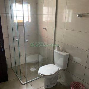 Casa com 266m², 3 dormitórios, 4 vagas, no bairro Panazzolo em Caxias do Sul para Comprar