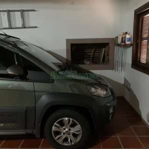 Casa com 266m², 3 dormitórios, 4 vagas, no bairro Panazzolo em Caxias do Sul para Comprar