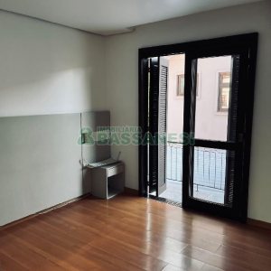 Sobrado com 120m², 3 dormitórios, 2 vagas, no bairro Desvio Rizzo em Caxias do Sul para Alugar