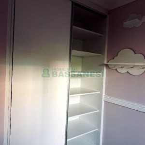 Sobrado com 120m², 3 dormitórios, 2 vagas, no bairro Desvio Rizzo em Caxias do Sul para Alugar