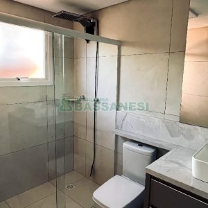 Sobrado com 120m², 3 dormitórios, 2 vagas, no bairro Desvio Rizzo em Caxias do Sul para Alugar