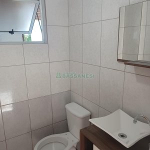 Sobrado com 62m², 2 dormitórios, 1 vaga, no bairro Santa Catarina em Caxias do Sul para Comprar