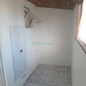 Sobrado com 62m², 2 dormitórios, 1 vaga, no bairro Santa Catarina em Caxias do Sul para Comprar