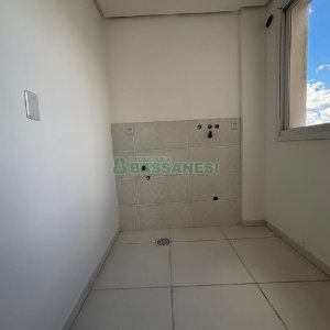 Apartamento com 81m², 2 dormitórios, 1 vaga, no bairro Nossa Senhora da Saúde em Caxias do Sul para Alugar