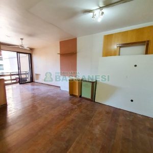 Apartamento com 118m², 3 dormitórios, 1 vaga, no bairro São Pelegrino em Caxias do Sul para Alugar