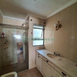 Apartamento com 118m², 3 dormitórios, 1 vaga, no bairro São Pelegrino em Caxias do Sul para Alugar