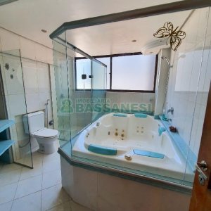 Apartamento com 118m², 3 dormitórios, 1 vaga, no bairro São Pelegrino em Caxias do Sul para Alugar