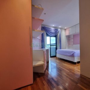 Apto Mobiliado com 200m², 3 dormitórios, 2 vagas, no bairro Medianeira em Caxias do Sul para Alugar