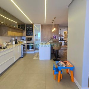 Apartamento com 178m², 3 dormitórios, 3 vagas, no bairro Centro em Caxias do Sul para Comprar