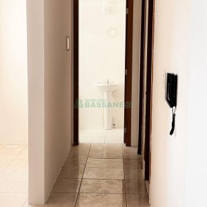 Apartamento com 52m², 2 dormitórios, 1 vaga, no bairro Desvio Rizzo em Caxias do Sul para Comprar