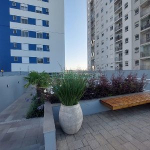 Apto Mobiliado com 55m², 2 dormitórios, 1 vaga, no bairro De Lazzer em Caxias do Sul para Alugar