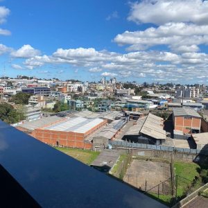 Apto Mobiliado com 55m², 2 dormitórios, 1 vaga, no bairro De Lazzer em Caxias do Sul para Alugar