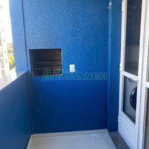 Apto Mobiliado com 55m², 2 dormitórios, 1 vaga, no bairro De Lazzer em Caxias do Sul para Alugar