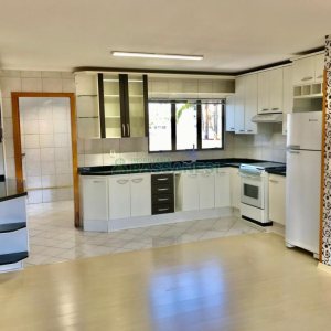 Apartamento com 78m², 2 dormitórios, 1 vaga, no bairro Colina Sorriso em Caxias do Sul para Alugar