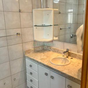 Apartamento com 78m², 2 dormitórios, 1 vaga, no bairro Colina Sorriso em Caxias do Sul para Alugar