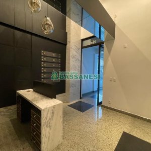 Sala com 279m², 2 vagas, no bairro Centro em Caxias do Sul para Alugar