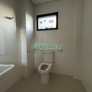 Sala com 279m², 2 vagas, no bairro Centro em Caxias do Sul para Alugar