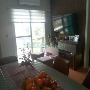 Apartamento com 50m², 2 dormitórios, 1 vaga, no bairro Desvio Rizzo em Caxias do Sul para Comprar
