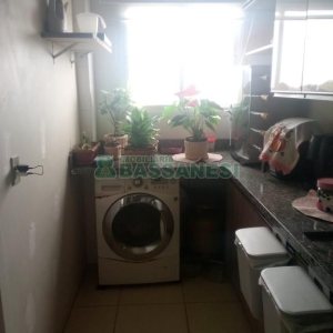 Apartamento com 50m², 2 dormitórios, 1 vaga, no bairro Desvio Rizzo em Caxias do Sul para Comprar