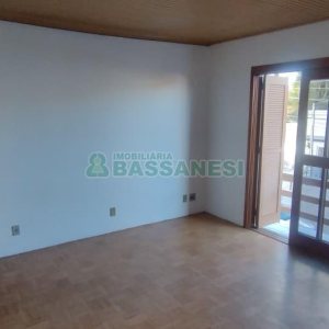Casa com 242m², 3 dormitórios, 2 vagas, no bairro Forqueta em Caxias do Sul para Comprar