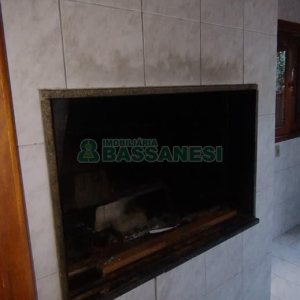 Casa com 242m², 3 dormitórios, 2 vagas, no bairro Forqueta em Caxias do Sul para Comprar