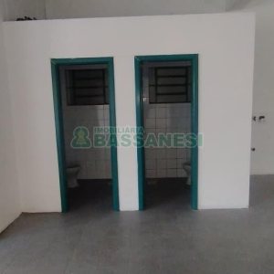 Casa com 242m², 3 dormitórios, 2 vagas, no bairro Forqueta em Caxias do Sul para Comprar