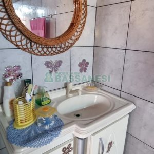 Casa com 135m², 4 dormitórios, 1 vaga, no bairro Desvio Rizzo em Caxias do Sul para Comprar