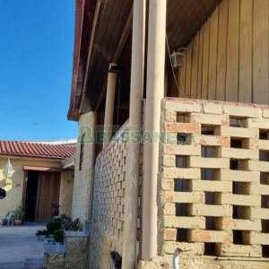 Casa com 135m², 4 dormitórios, 1 vaga, no bairro Desvio Rizzo em Caxias do Sul para Comprar